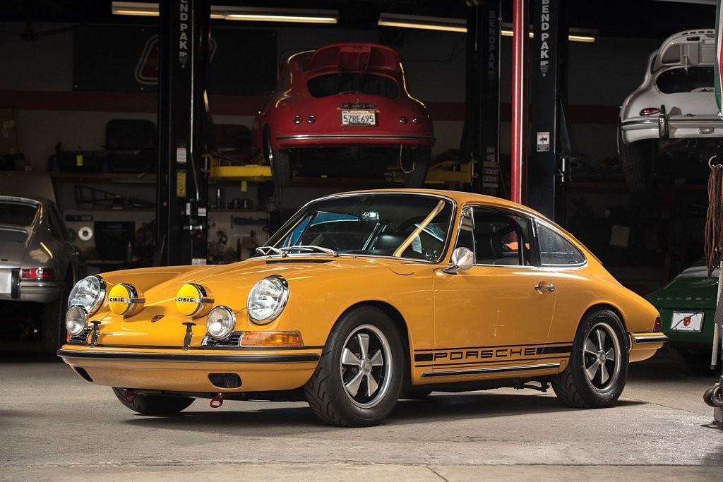MOMO-Yellow-Porsche-912-Benton-Heritage-112.jpg
